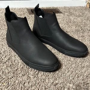 Tahari boots size 10.5 black